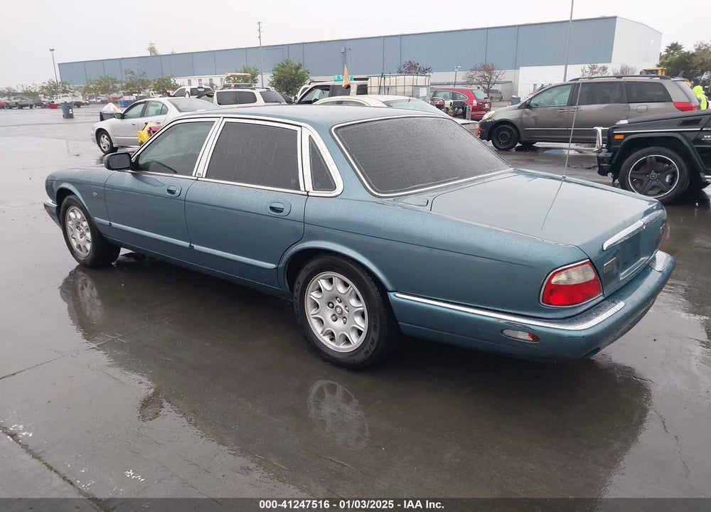 1999 JAGUAR XJ8 VIN: SAJHX1049XC854485