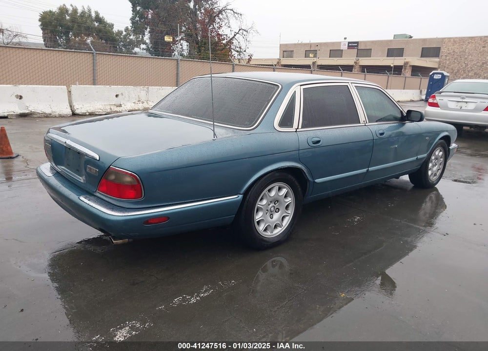 1999 JAGUAR XJ8 VIN: SAJHX1049XC854485