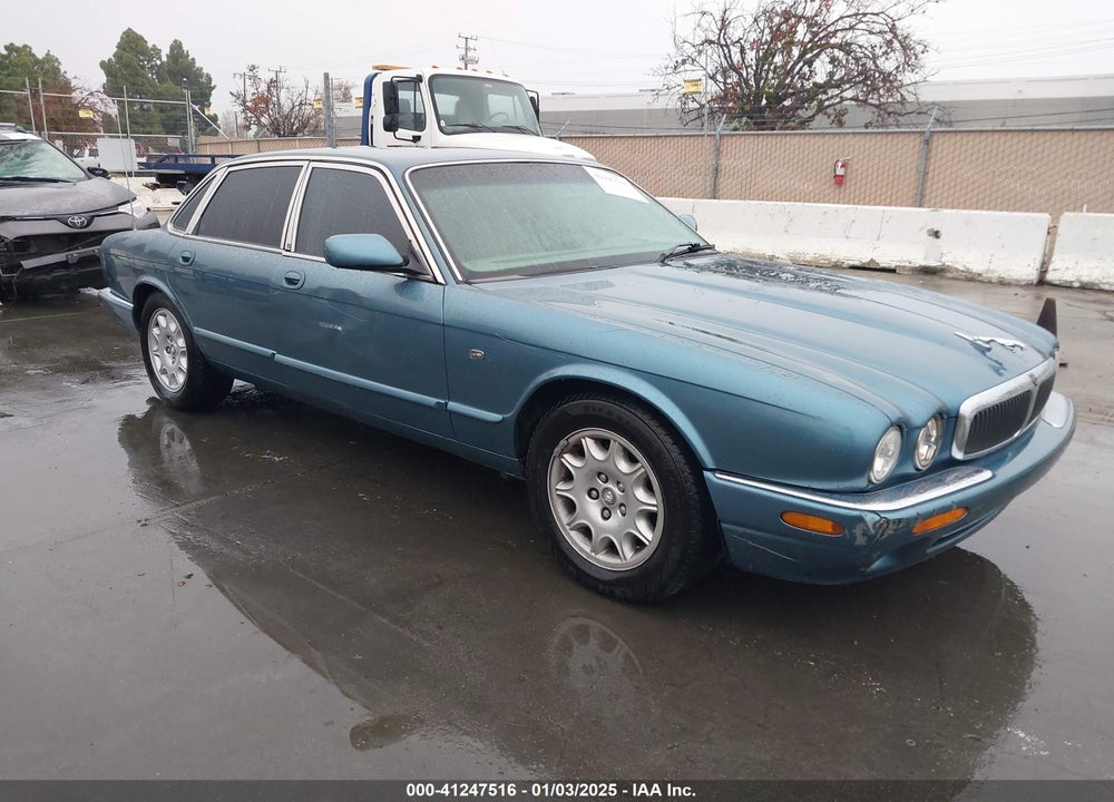 1999 JAGUAR XJ8 VIN: SAJHX1049XC854485
