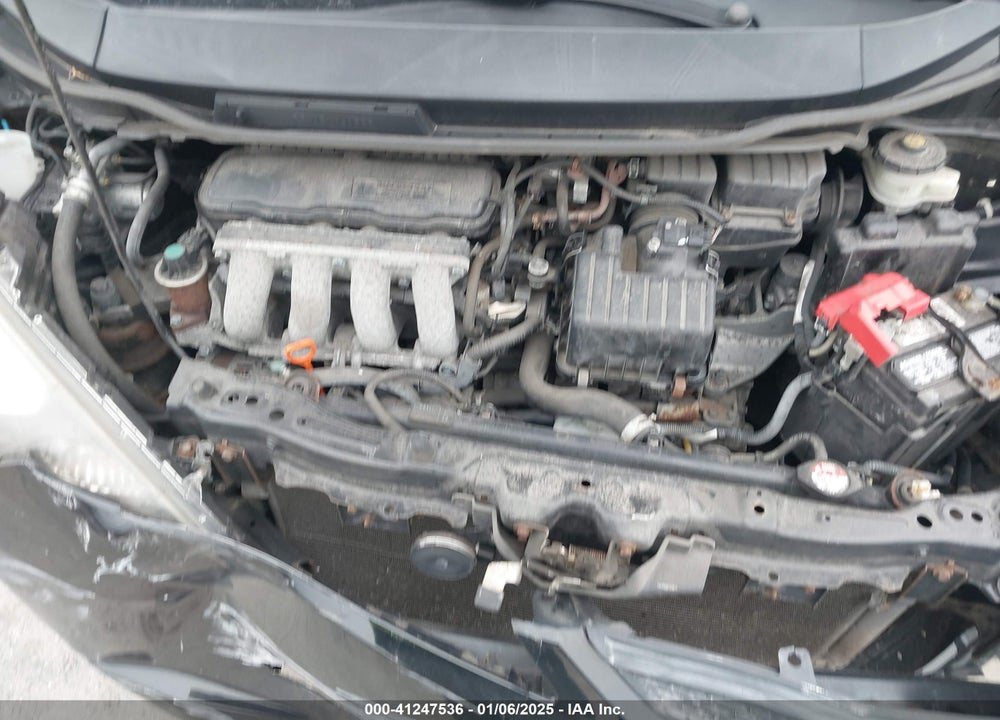 2013 HONDA FIT VIN: JHMGE8H31DC081283