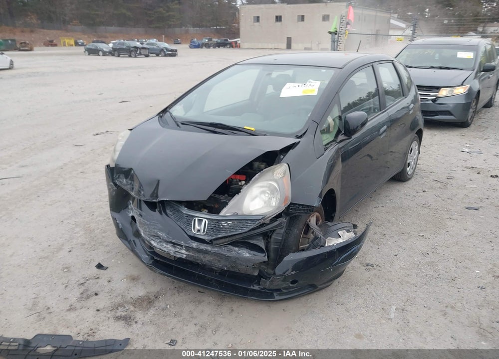 2013 HONDA FIT VIN: JHMGE8H31DC081283