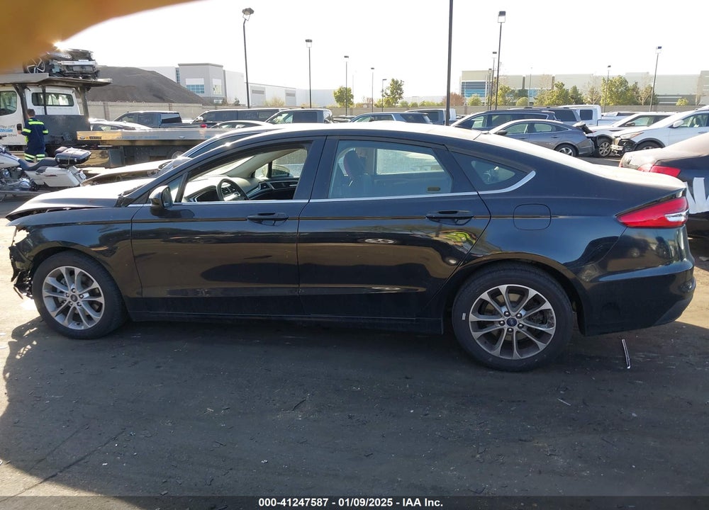 2020 FORD FUSION SE VIN: 3FA6P0HD0LR113227