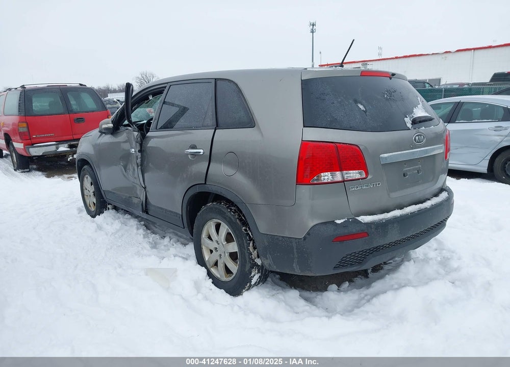 2011 KIA SORENTO LX VIN: 5XYKT3A1XBG078355