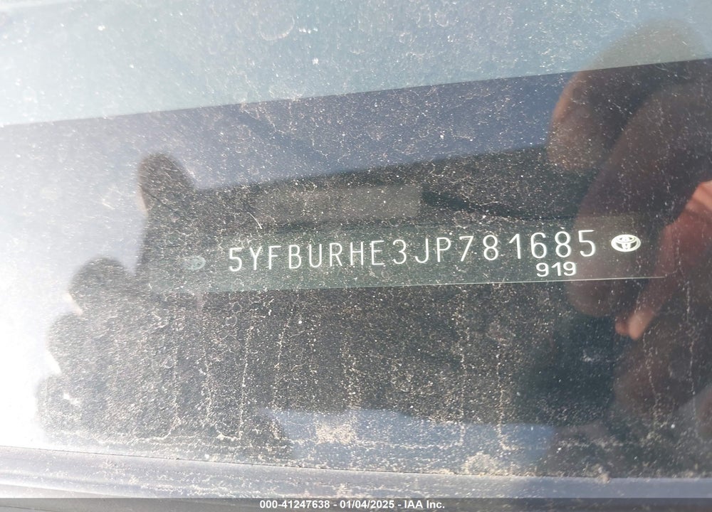 2018 TOYOTA COROLLA VIN: 5YFBURHE3JP781685