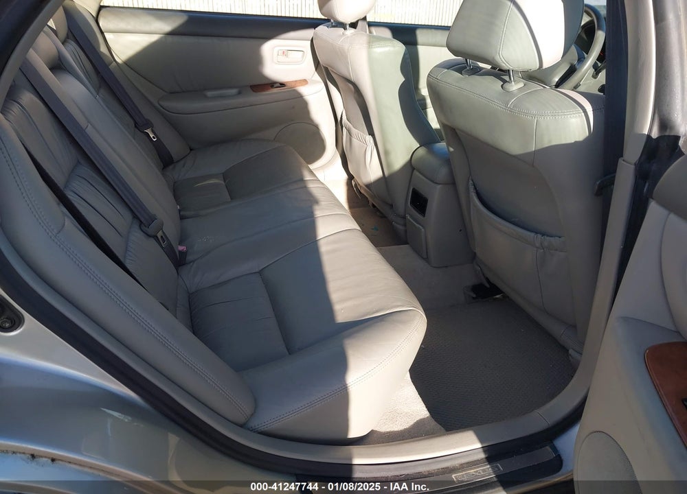 2001 LEXUS ES 300 VIN: JT8BF28G415107625
