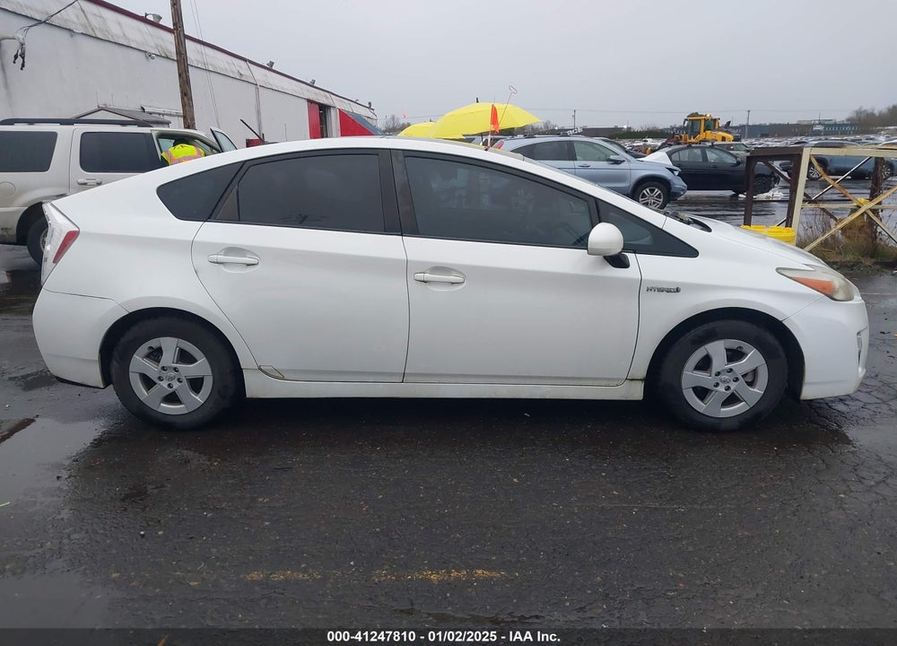 2011 TOYOTA PRIUS THREE VIN: JTDKN3DU6B0253836
