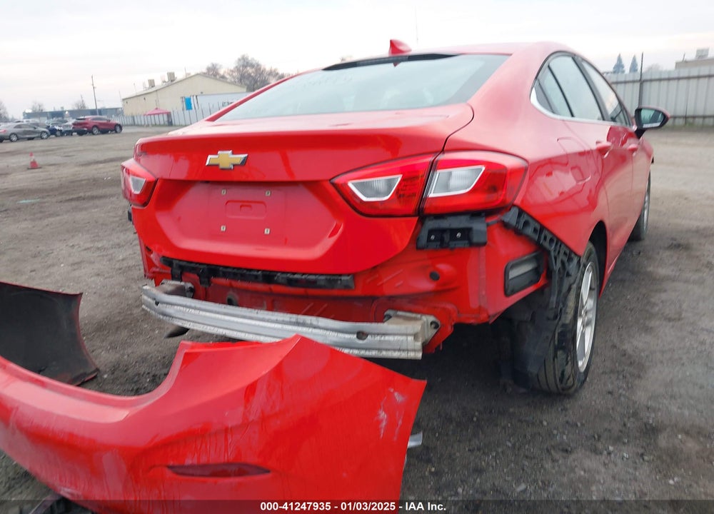 2018 CHEVROLET CRUZE LT AUTO VIN: 1G1BE5SM7J7156674