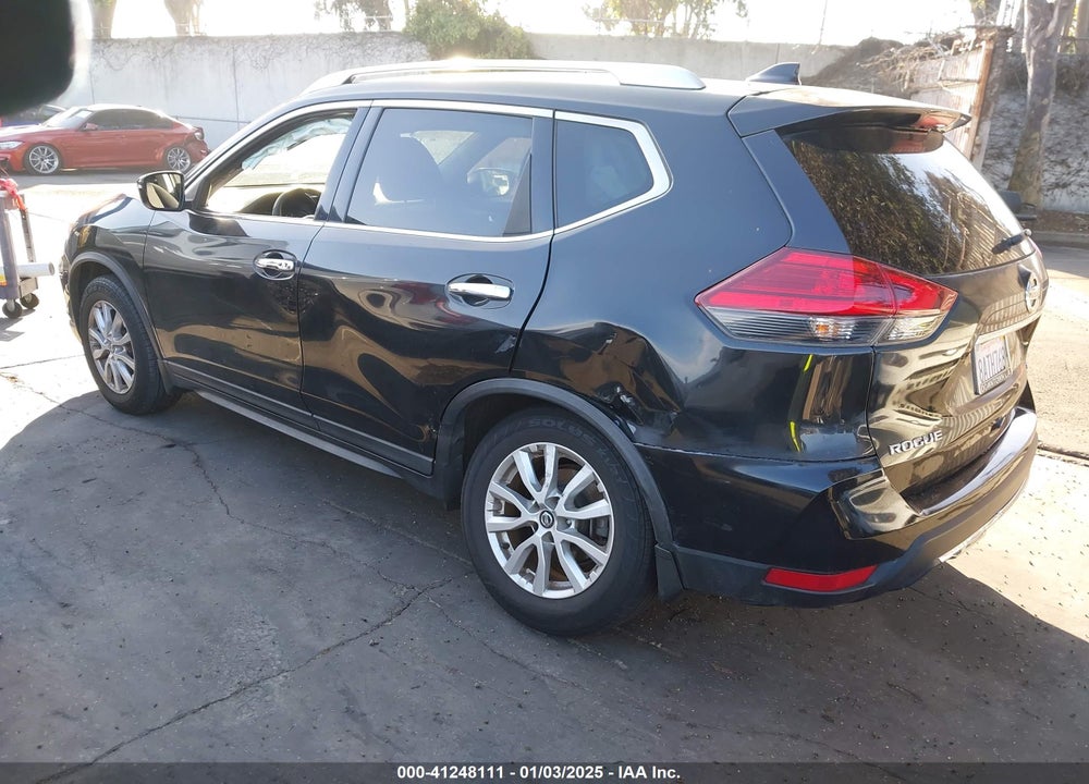 2017 NISSAN ROGUE SV VIN: KNMAT2MT0HP612326