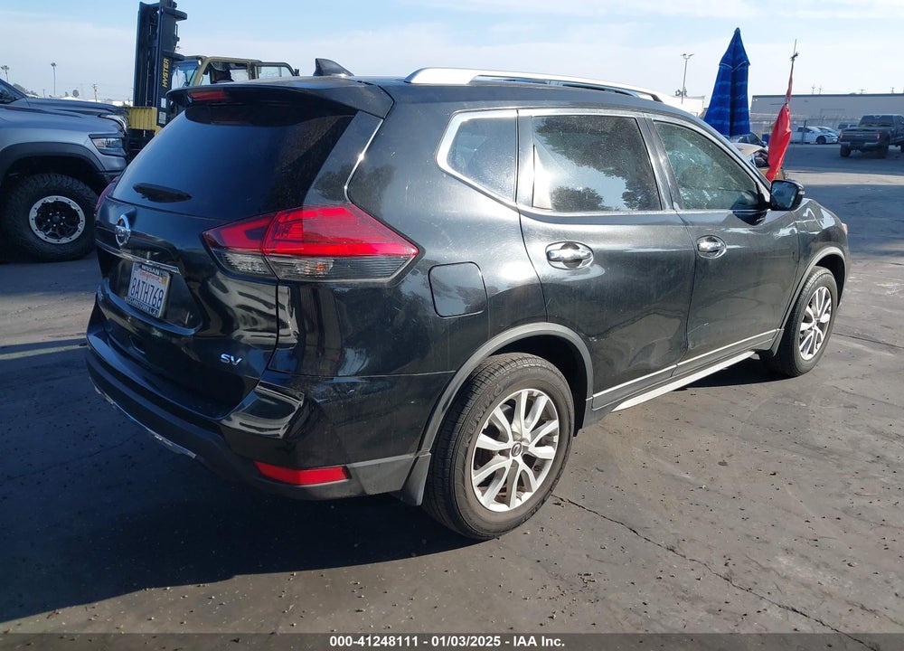 2017 NISSAN ROGUE SV VIN: KNMAT2MT0HP612326