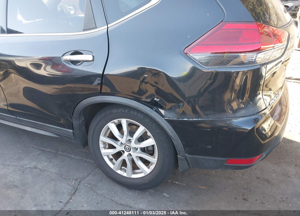 2017 NISSAN ROGUE SV VIN: KNMAT2MT0HP612326
