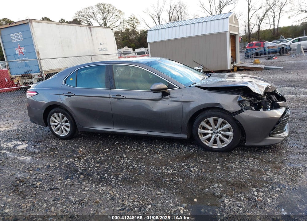 2018 TOYOTA CAMRY VIN: 4T1B11HK5JU582166