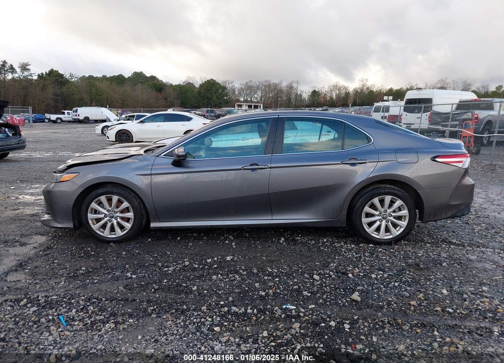 2018 TOYOTA CAMRY VIN: 4T1B11HK5JU582166