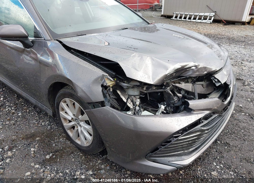 2018 TOYOTA CAMRY VIN: 4T1B11HK5JU582166