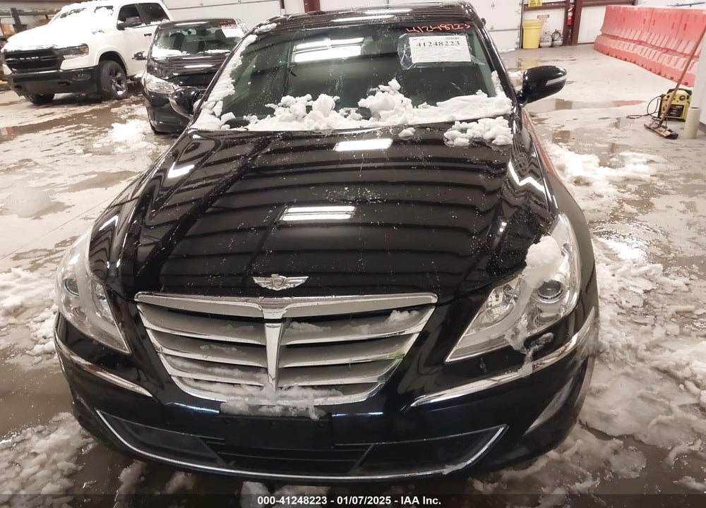 2013 HYUNDAI GENESIS VIN: KMHGC4DD0DU237995