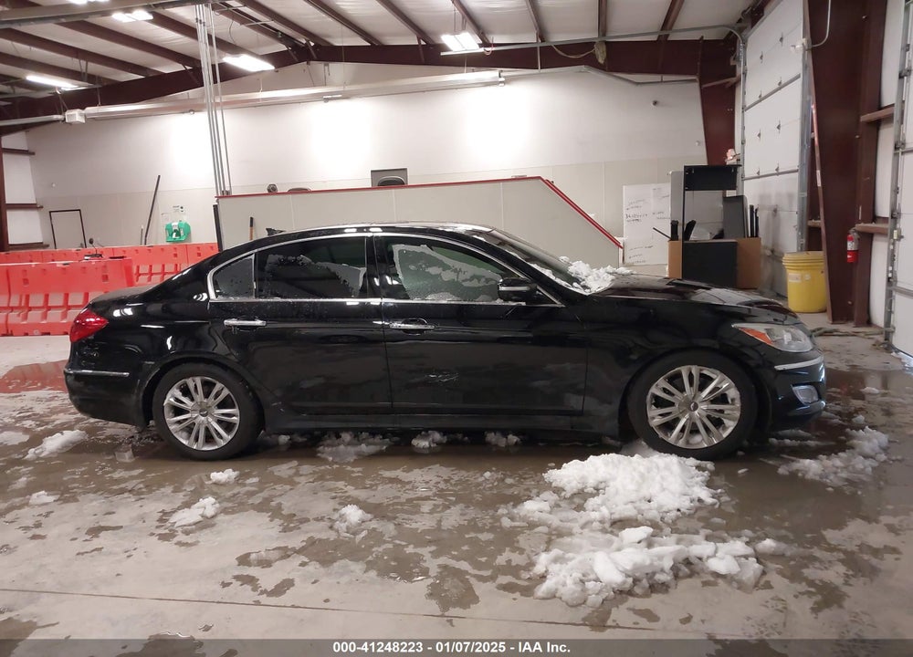 2013 HYUNDAI GENESIS VIN: KMHGC4DD0DU237995