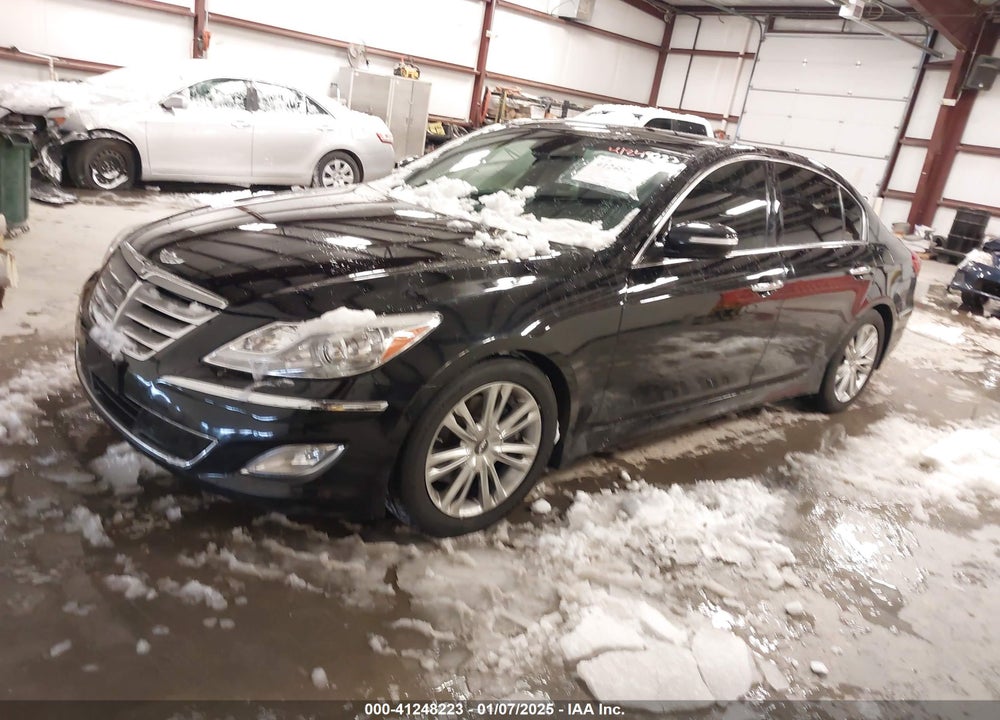 2013 HYUNDAI GENESIS VIN: KMHGC4DD0DU237995