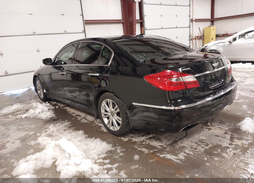 2013 HYUNDAI GENESIS VIN: KMHGC4DD0DU237995