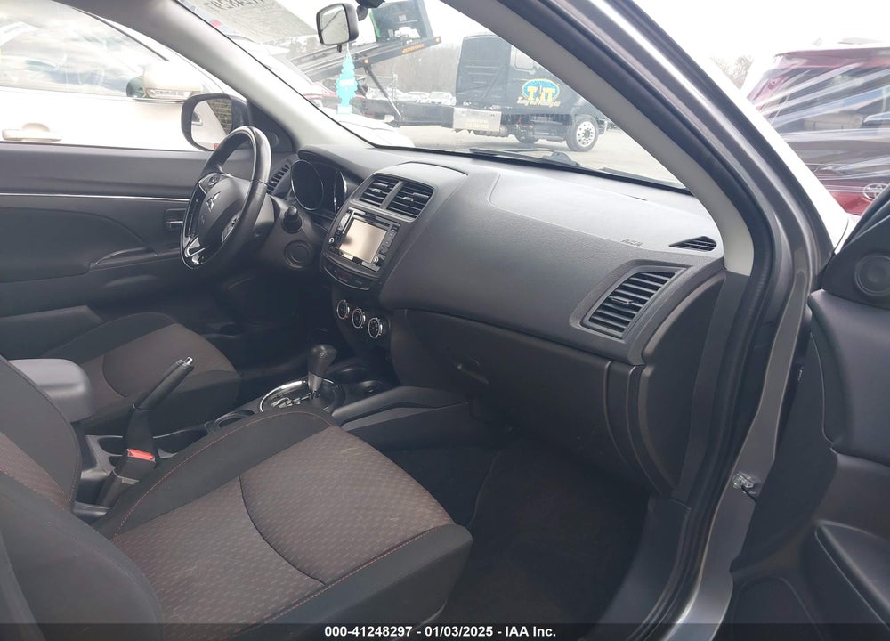 2017 MITSUBISHI OUTLANDER SPORT 2.4 SE VIN: JA4AP3AW8HZ064826