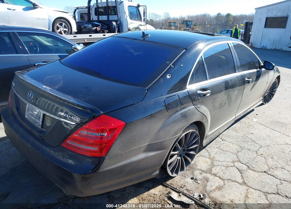2008 MERCEDES-BENZ S 550 VIN: WDDNG71X58A233597