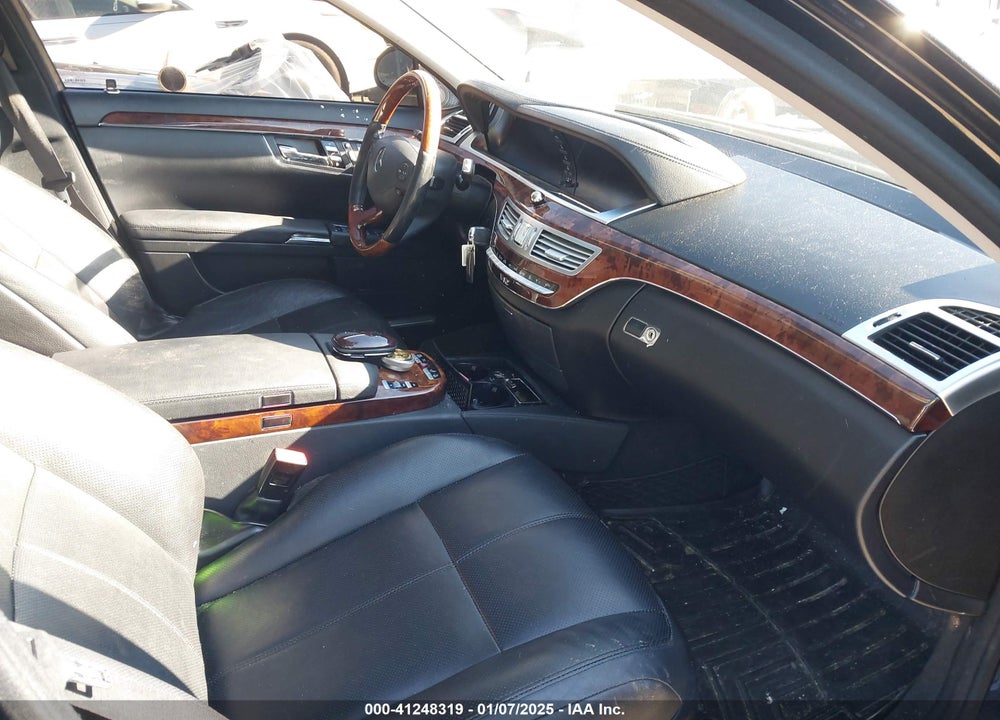 2008 MERCEDES-BENZ S 550 VIN: WDDNG71X58A233597