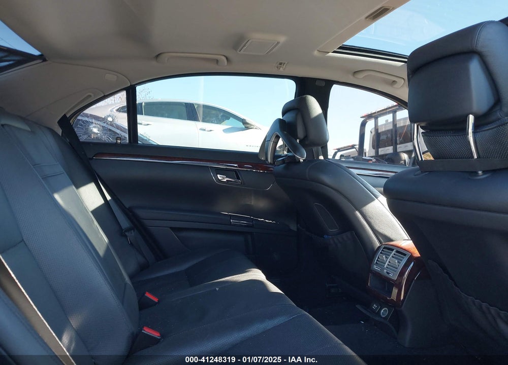 2008 MERCEDES-BENZ S 550 VIN: WDDNG71X58A233597
