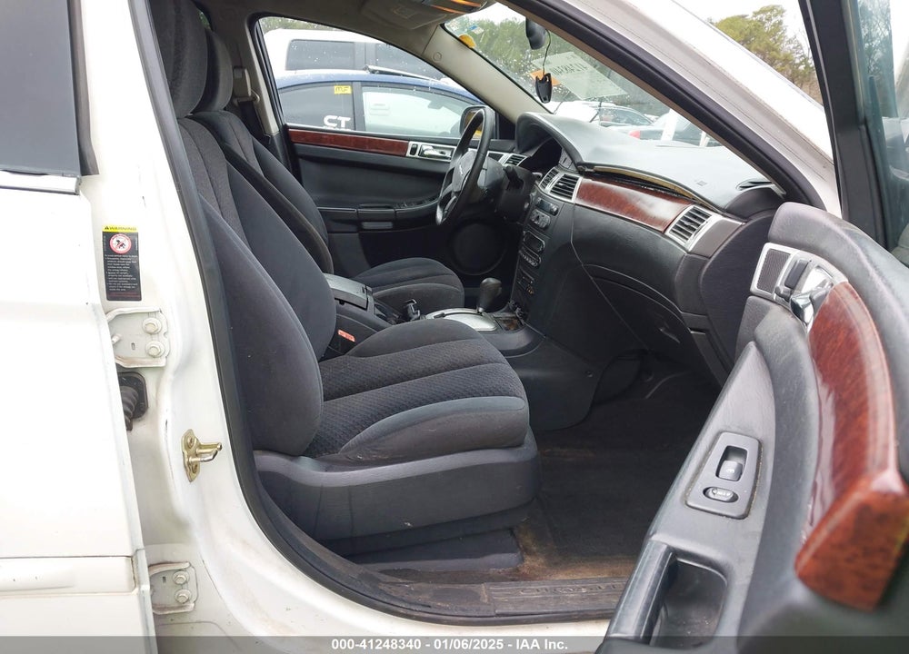 2004 CHRYSLER PACIFICA VIN: 2C8GM68404R555795