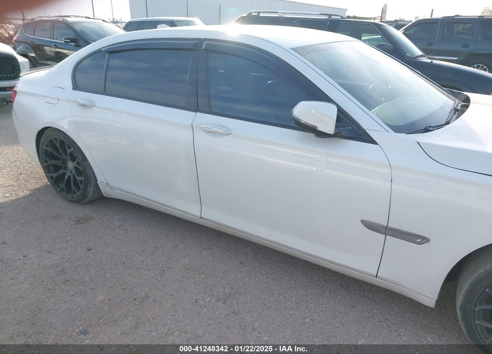 2013 BMW 750LI VIN: WBAYE8C51DD133811