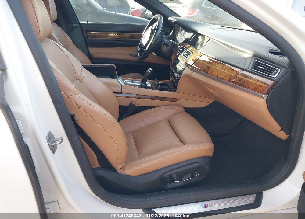 2013 BMW 750LI VIN: WBAYE8C51DD133811