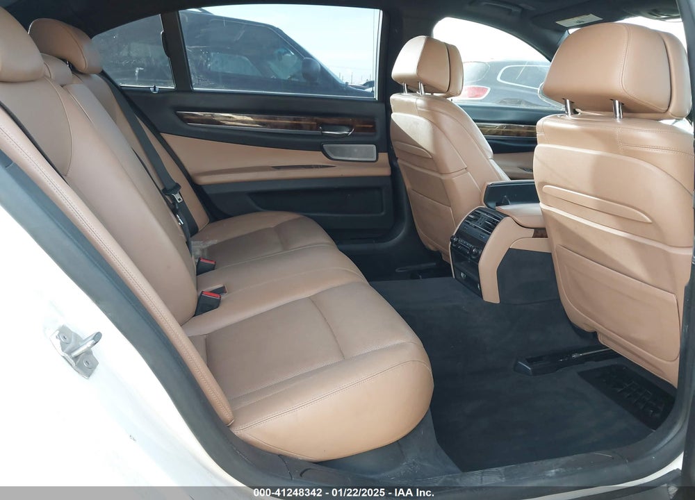 2013 BMW 750LI VIN: WBAYE8C51DD133811