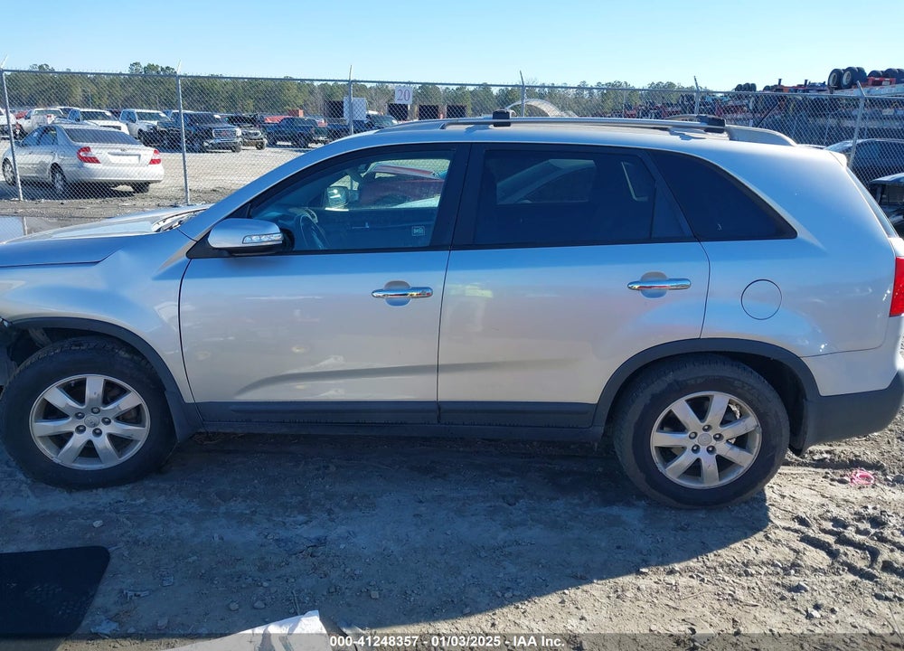 2012 KIA SORENTO LX VIN: 5XYKT3A65CG303780