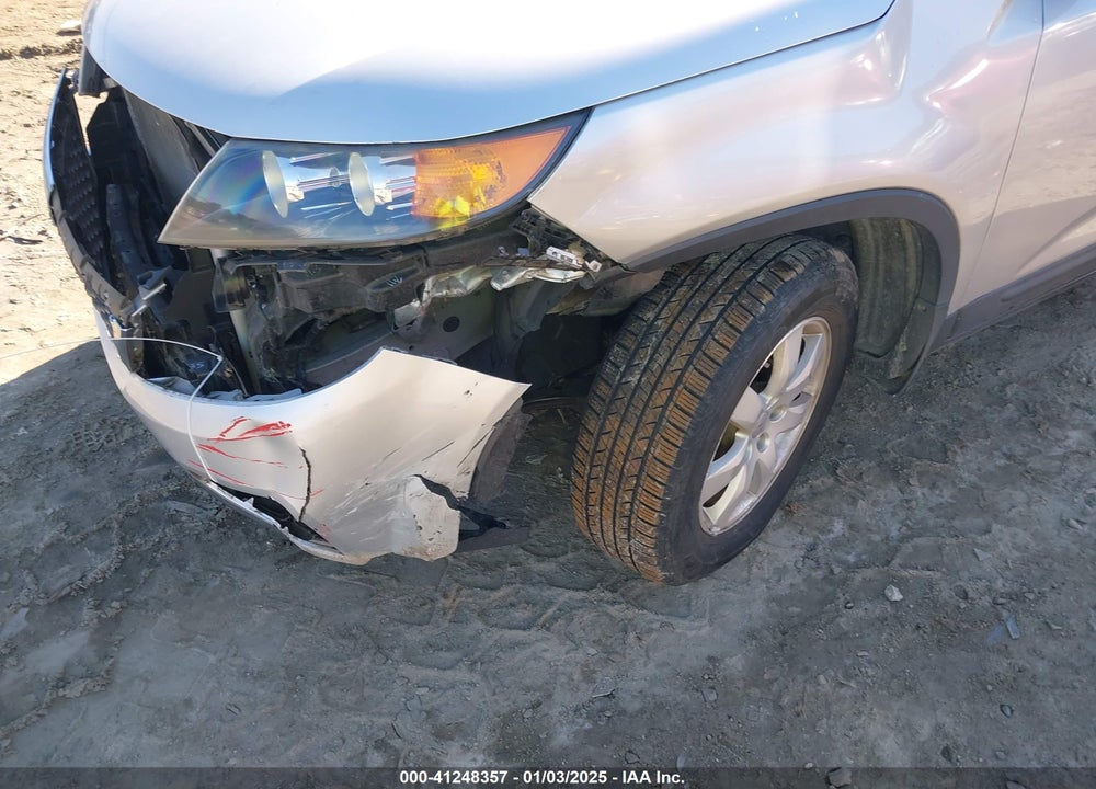 2012 KIA SORENTO LX VIN: 5XYKT3A65CG303780