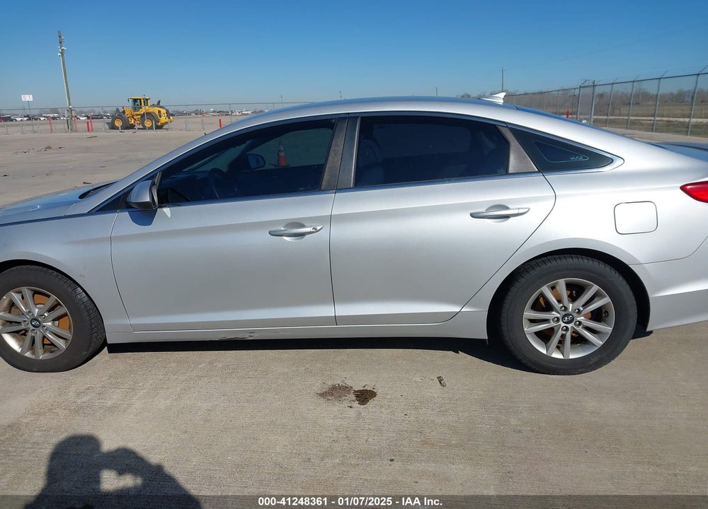 2016 HYUNDAI SONATA SE VIN: 5NPE24AF3GH371466