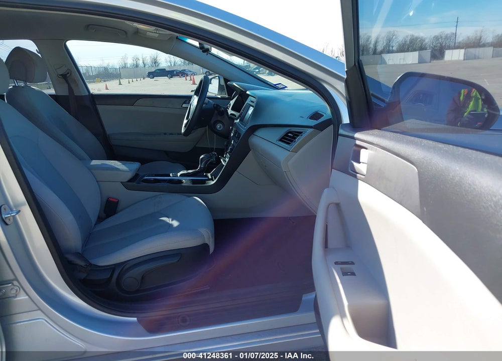 2016 HYUNDAI SONATA SE VIN: 5NPE24AF3GH371466