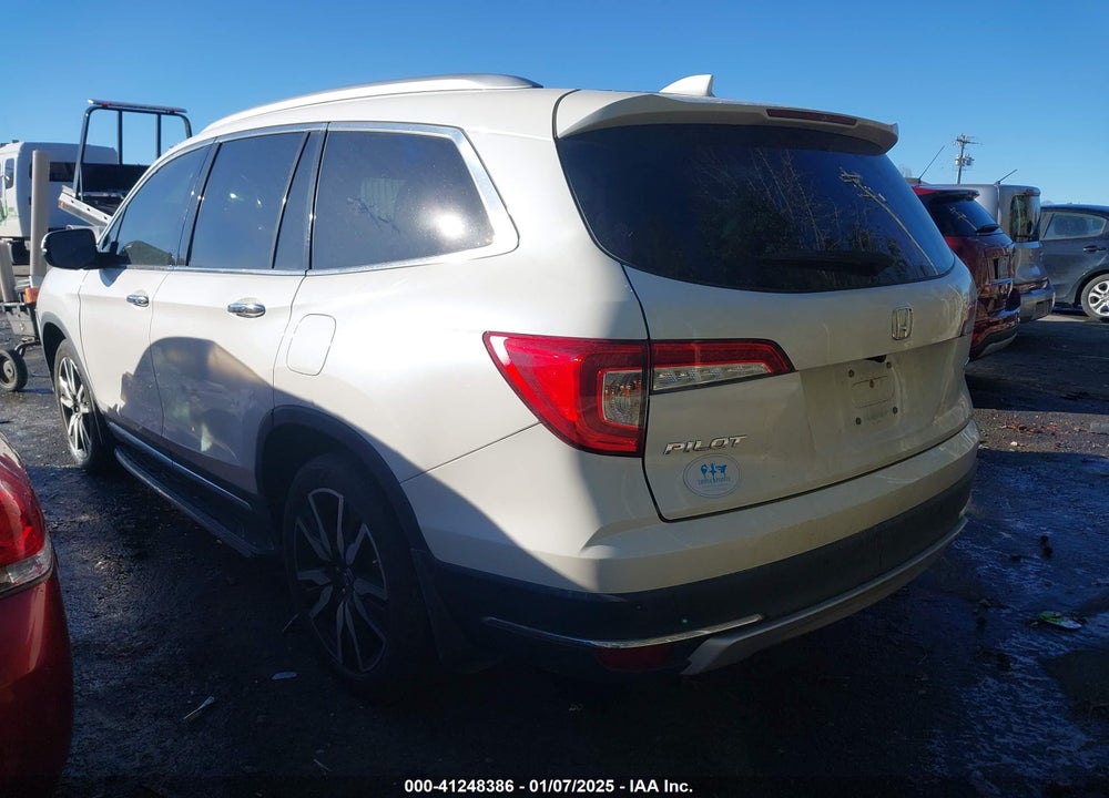 2019 HONDA PILOT TOURING VIN: 5FNYF5H9XKB030645