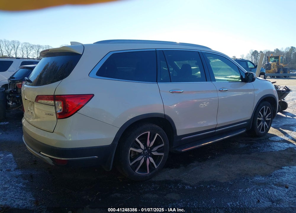 2019 HONDA PILOT TOURING VIN: 5FNYF5H9XKB030645