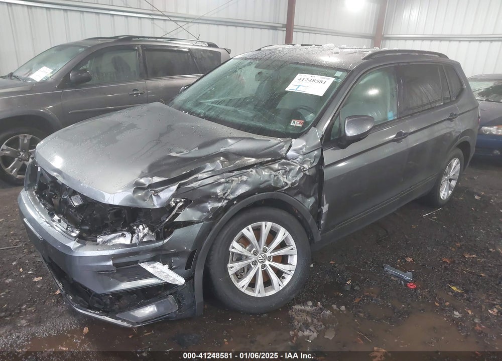 2018 VOLKSWAGEN TIGUAN VIN: 3VV1B7AX9JM035865