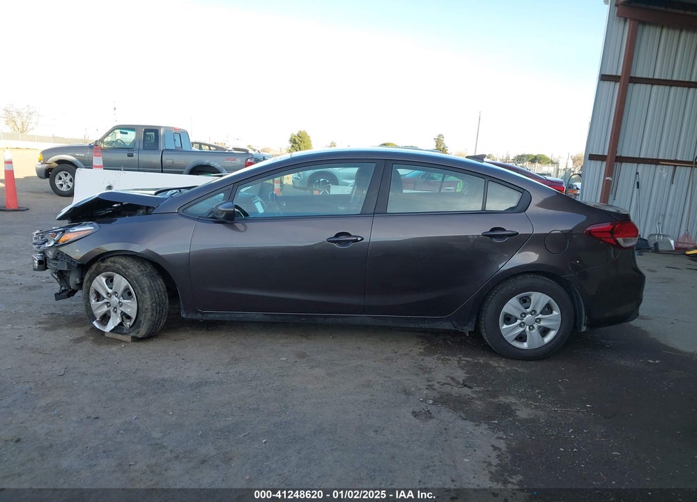 2018 KIA FORTE LX VIN: 3KPFL4A72JE164802