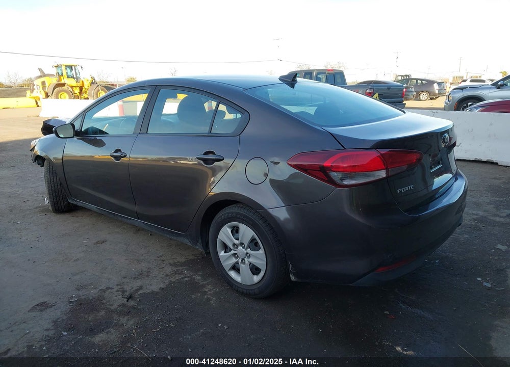 2018 KIA FORTE LX VIN: 3KPFL4A72JE164802
