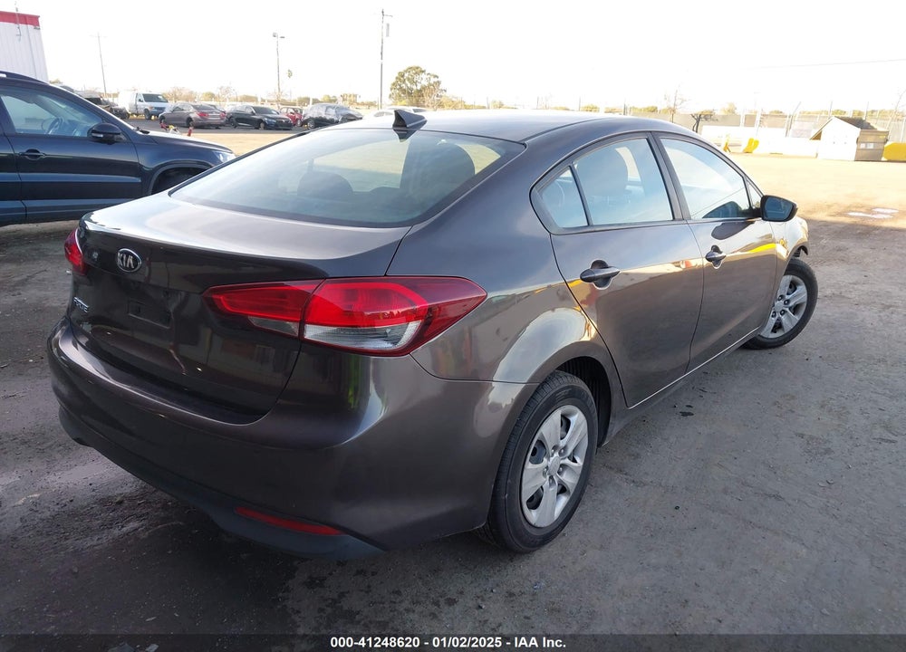 2018 KIA FORTE LX VIN: 3KPFL4A72JE164802