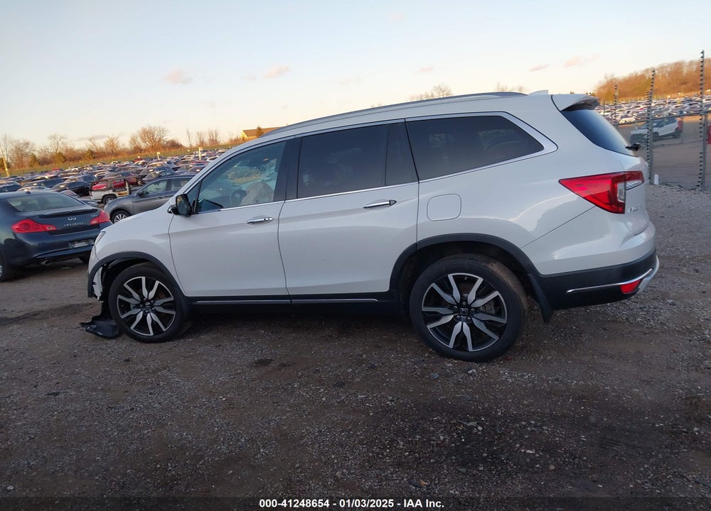 2021 HONDA PILOT AWD TOURING 8 PASSENGER VIN: 5FNYF6H91MB038528
