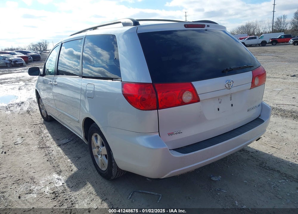 2007 TOYOTA SIENNA XLE VIN: 5TDZK22C77S071952