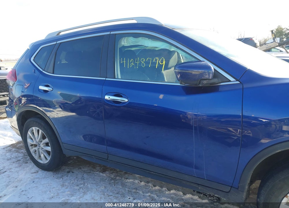 2018 NISSAN ROGUE SV VIN: 5N1AT2MV8JC842321