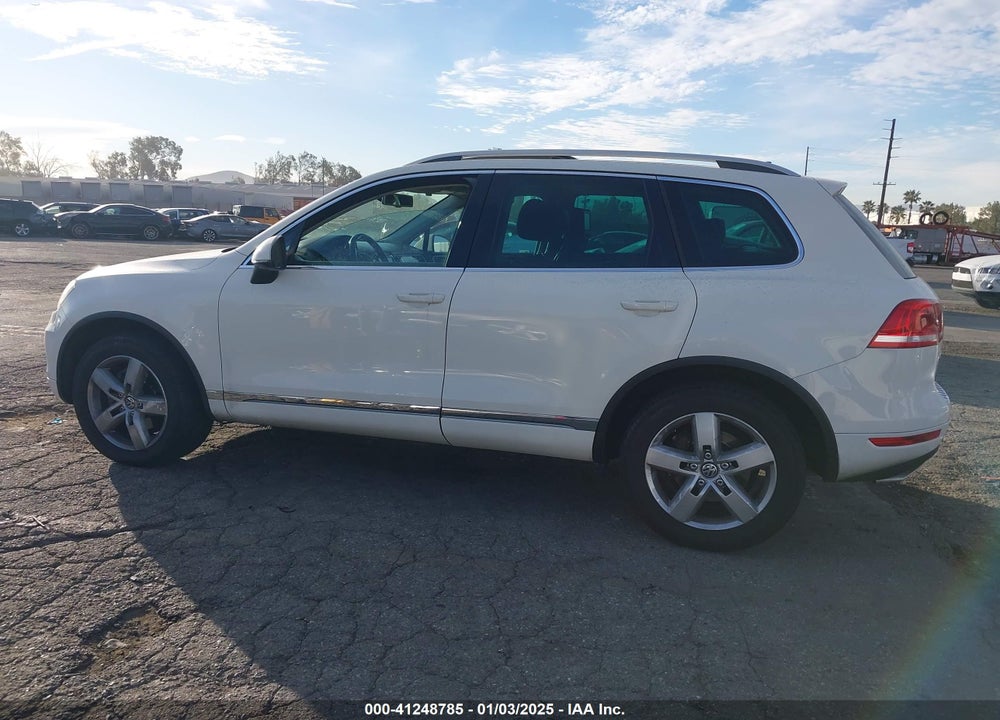 2011 VOLKSWAGEN TOUAREG TDI LUX VIN: WVGFK9BP8BD004078