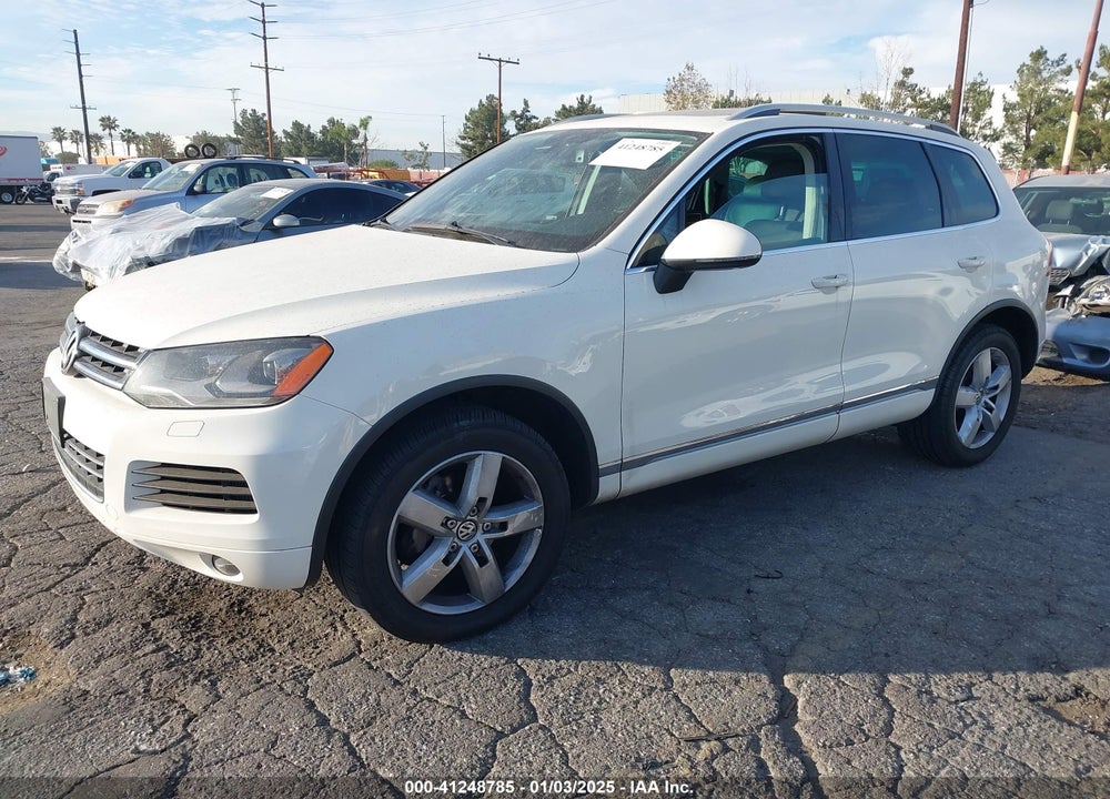 2011 VOLKSWAGEN TOUAREG TDI LUX VIN: WVGFK9BP8BD004078