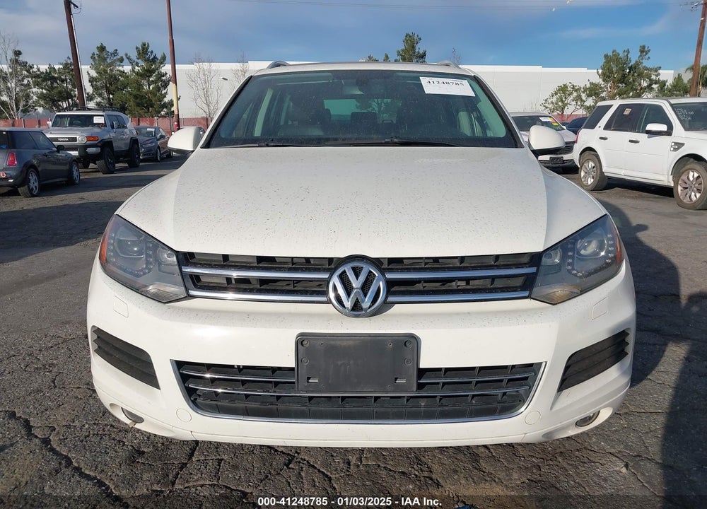 2011 VOLKSWAGEN TOUAREG TDI LUX VIN: WVGFK9BP8BD004078