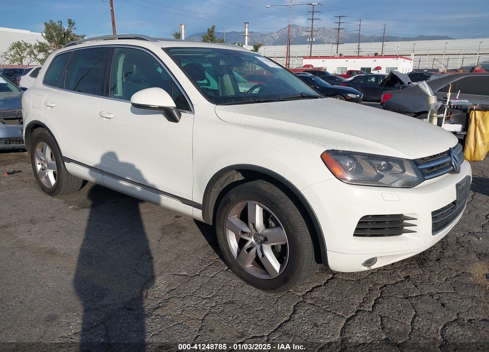 2011 VOLKSWAGEN TOUAREG TDI LUX VIN: WVGFK9BP8BD004078