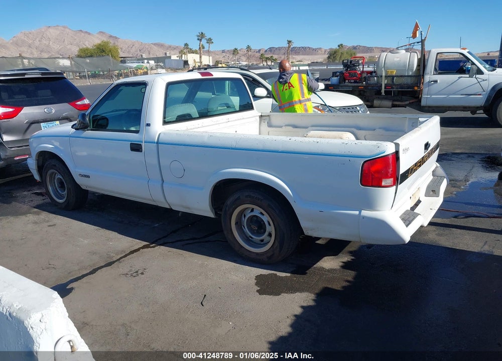 1995 CHEVROLET S TRUCK S10 VIN: 1GCCS1448S8125200