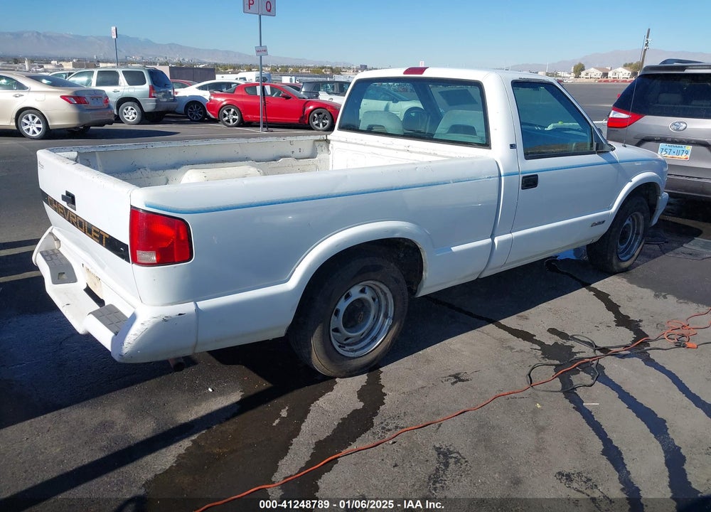 1995 CHEVROLET S TRUCK S10 VIN: 1GCCS1448S8125200