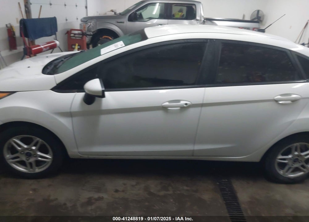 2018 FORD FIESTA VIN: 3FADP4BJ3JM109664