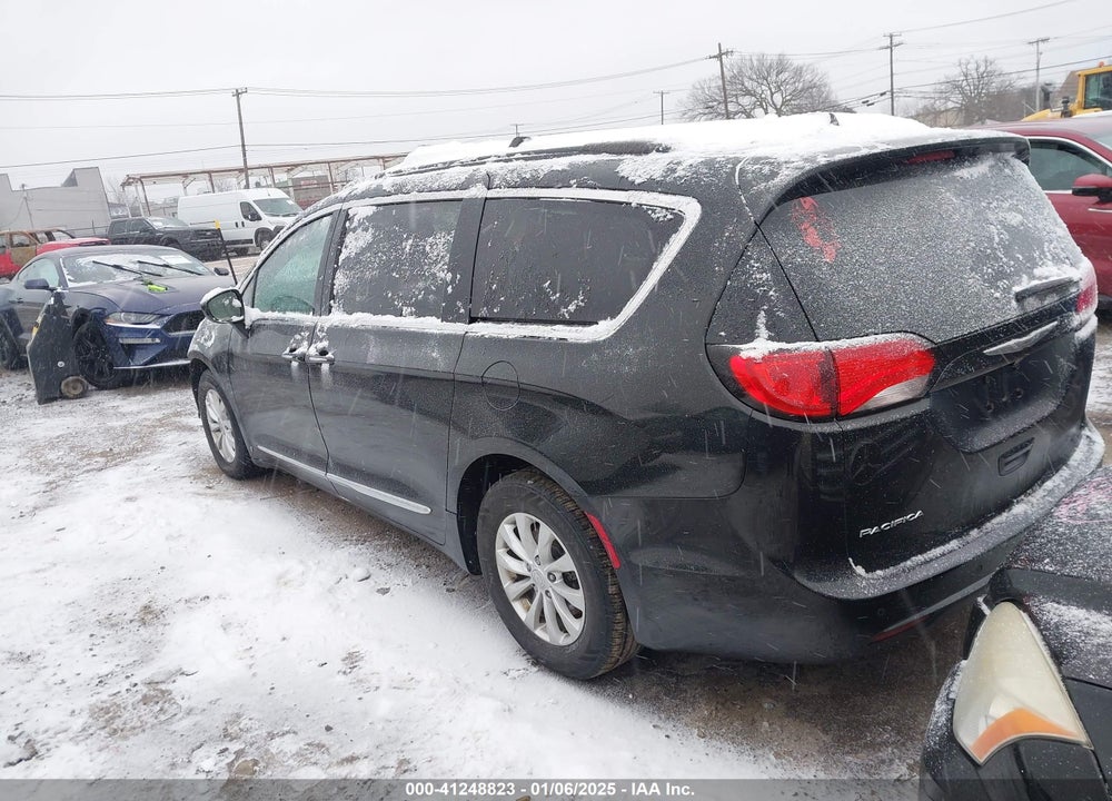 2017 CHRYSLER PACIFICA TOURING L VIN: 2C4RC1BG6HR552389
